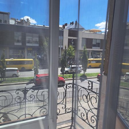 Dvokimnatna Quartira Bila Opernogo Teatru Appartement Lviv Buitenkant foto